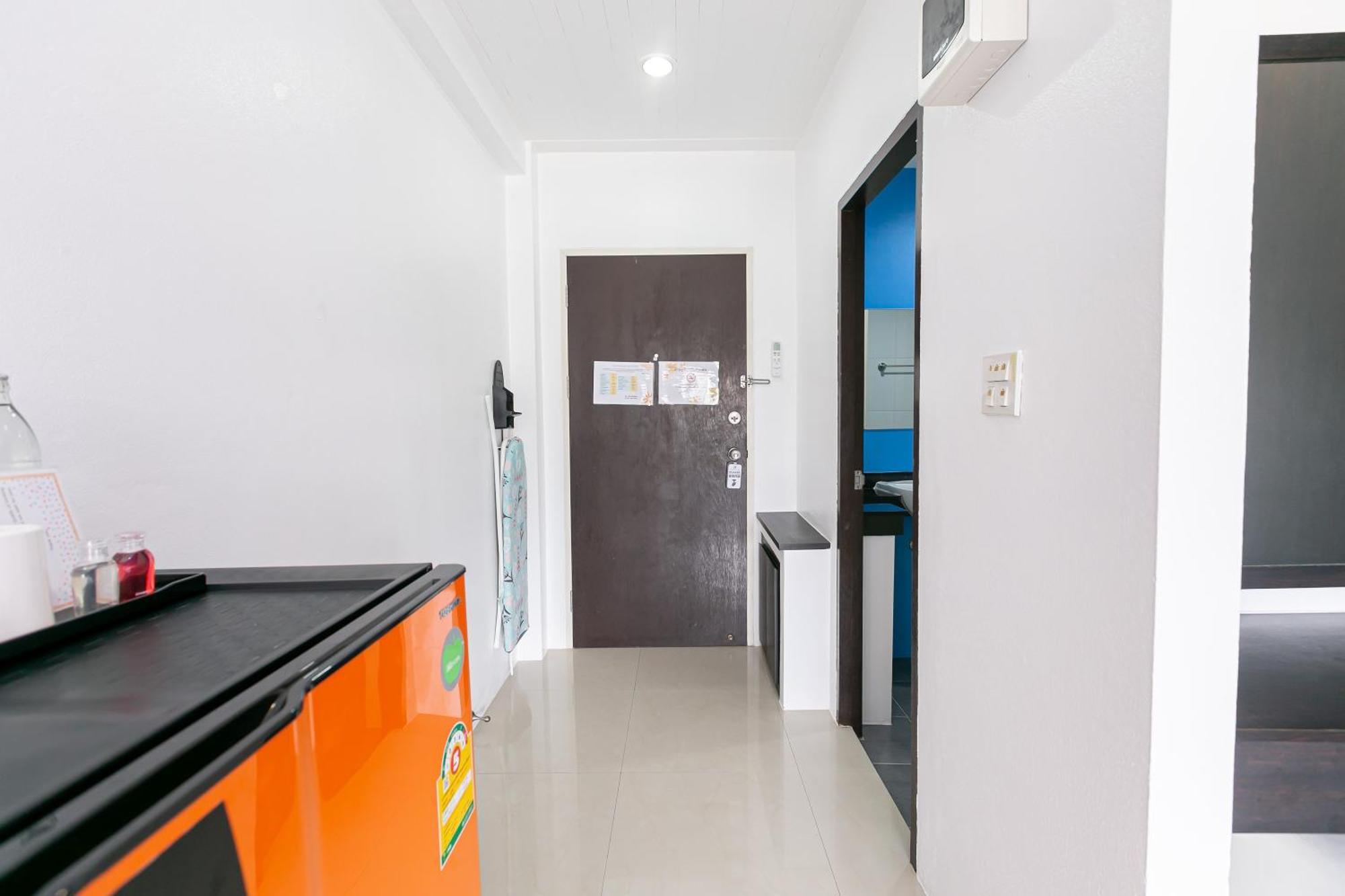 Ruan Plaisoi Apartment Bangkok Exterior photo