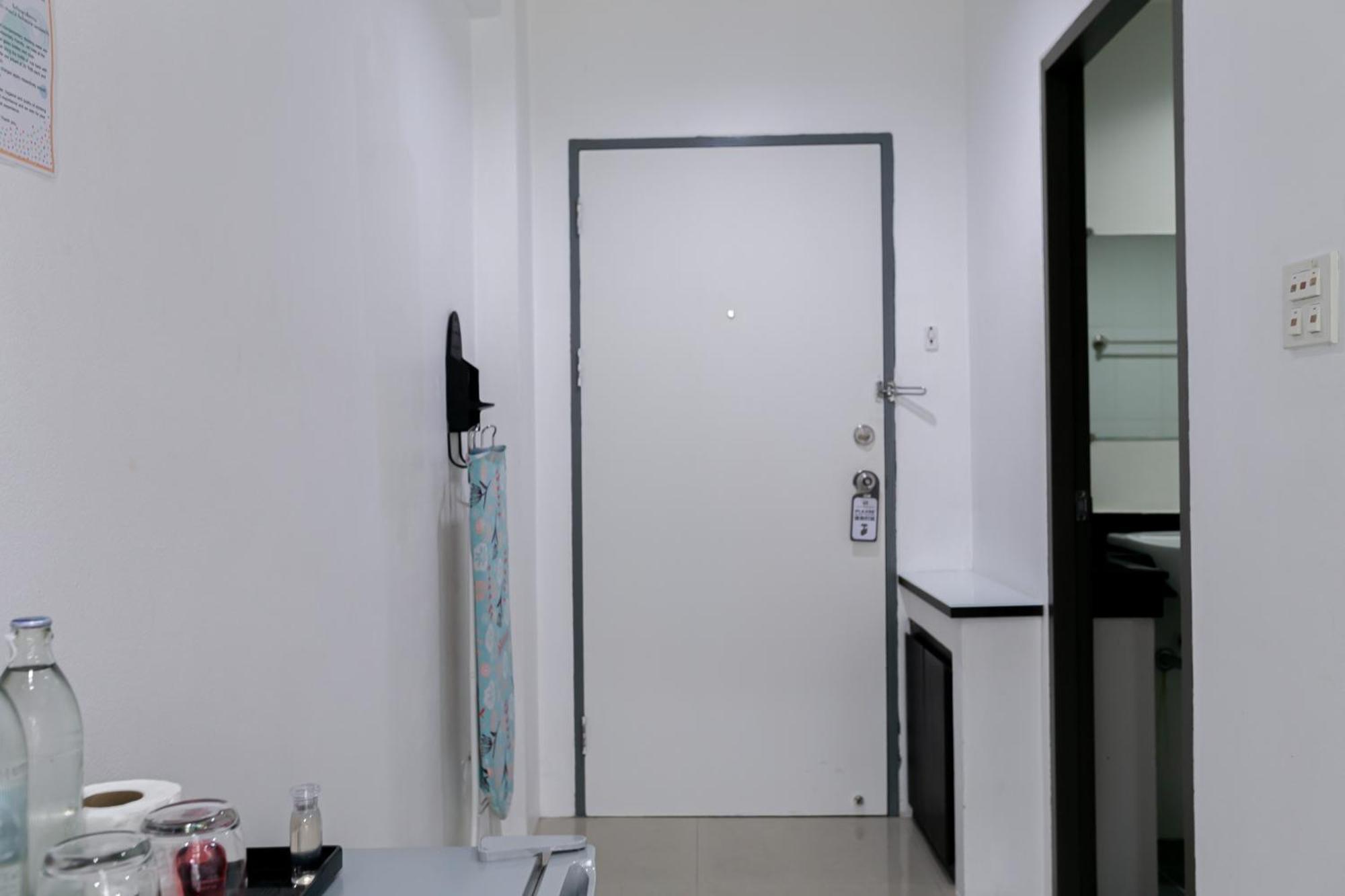 Ruan Plaisoi Apartment Bangkok Exterior photo