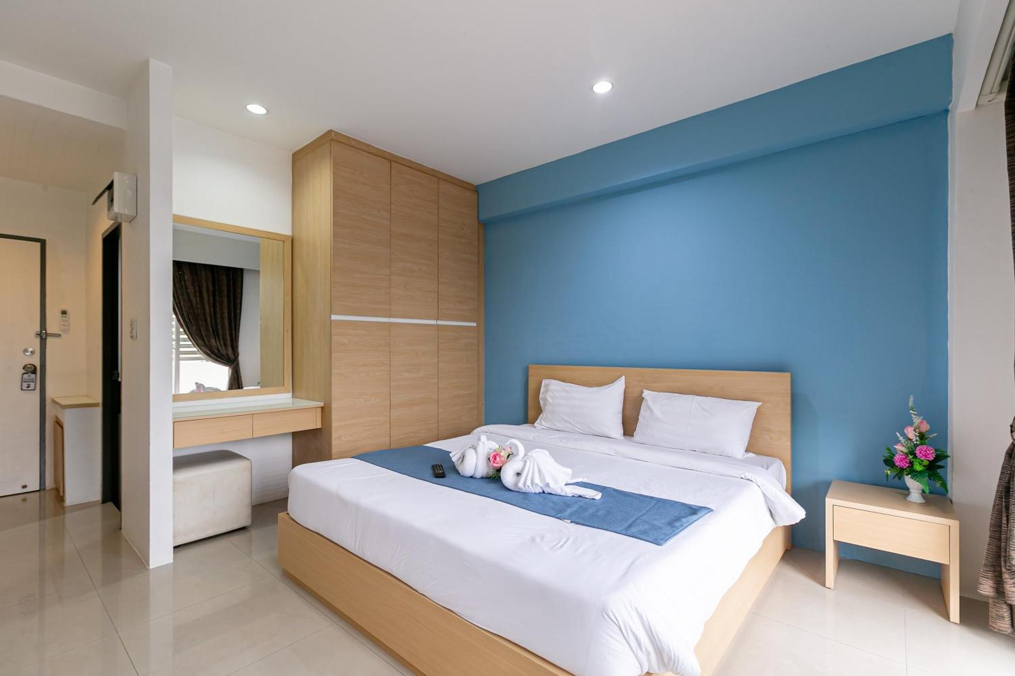 Ruan Plaisoi Apartment Bangkok Exterior photo