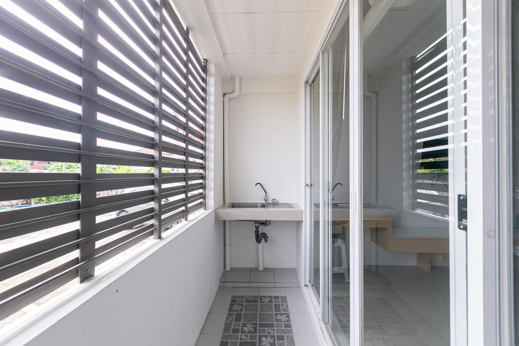 Ruan Plaisoi Apartment Bangkok Exterior photo